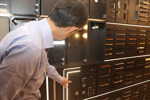 建築家：各務謙司氏が「ハーフェレ ジャパン 新宿ショールーム」を訪問7