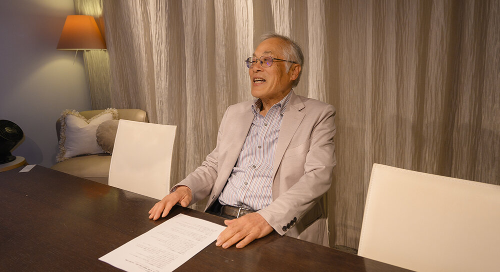 インタビューを受ける藤森照信氏1