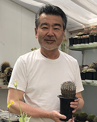 納谷 学