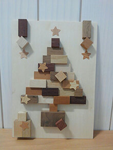 廃材から作る木のモザイク「クリスマスツリー」完成図