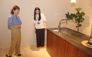 使い心地のいい 木のキッチン